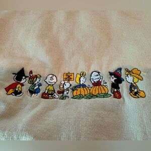 Charlie Brown sweatshirt crewneck tan beige large L